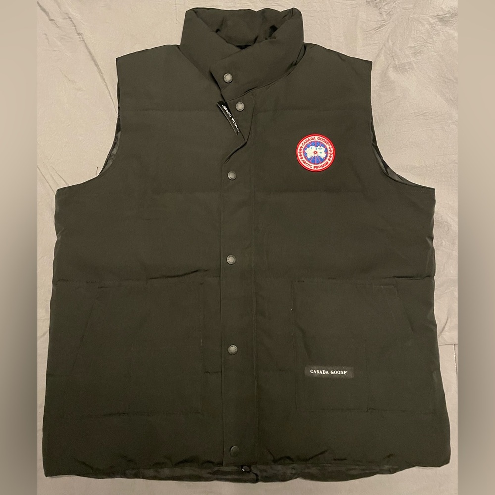 Canada Goose vest jet black! NWOT sz XXL